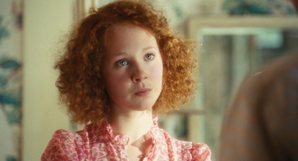 Juno Temple looks like Annie in Atonement