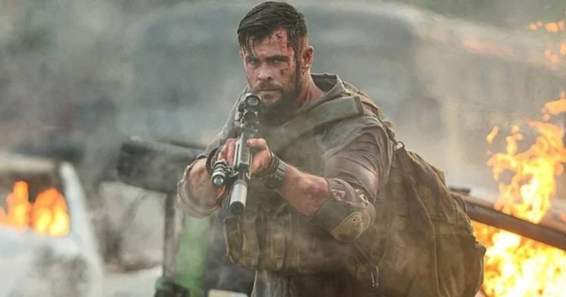 Extraction-2020-Chris-Hemsworth