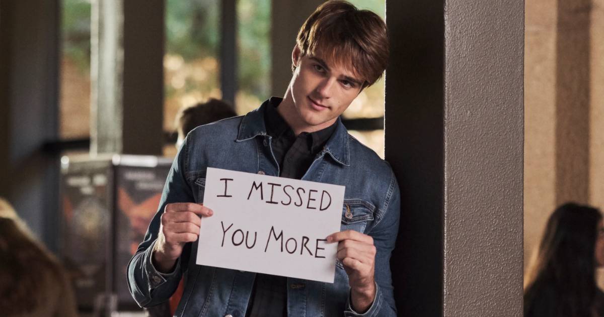 Jacob Elordi Really Wanted to Smoke in Netflix's Kissing Booth Movies