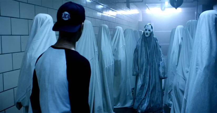10 Horror Movies That Take Place in Haunted House Attractions