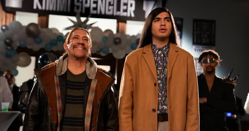 Exclusive: It's a Wonderful Binge Stars Discuss Hulu's Lit-Up Holiday ...
