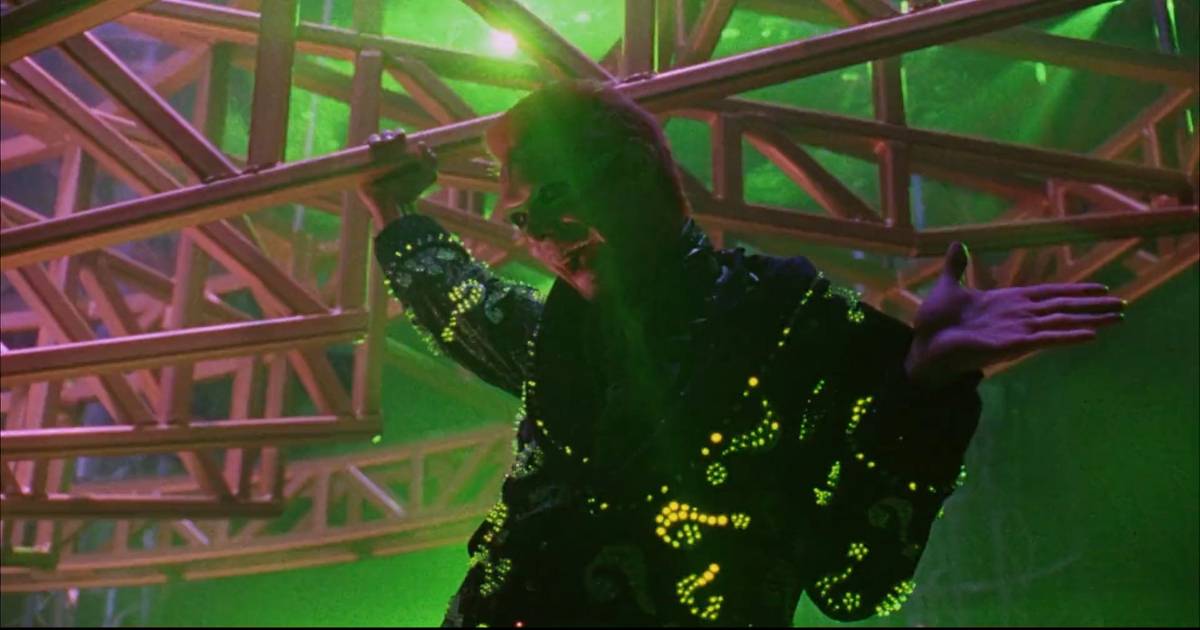 Another Famous Comedian Was Almost Cast as The Riddler in Batman Forever