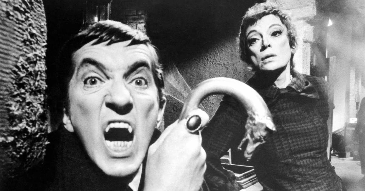 Vampire Barnabas stares at the audience in Dark Shadows