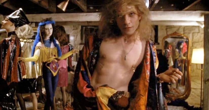 25 Behind-the-Scenes Facts About Our Favorite Horror Movies
