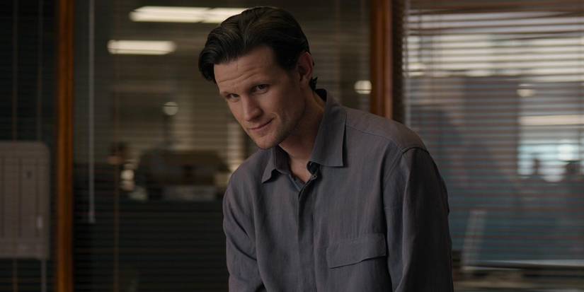 Matt Smith as Martin Bright in an office in Official Secrets (2019)