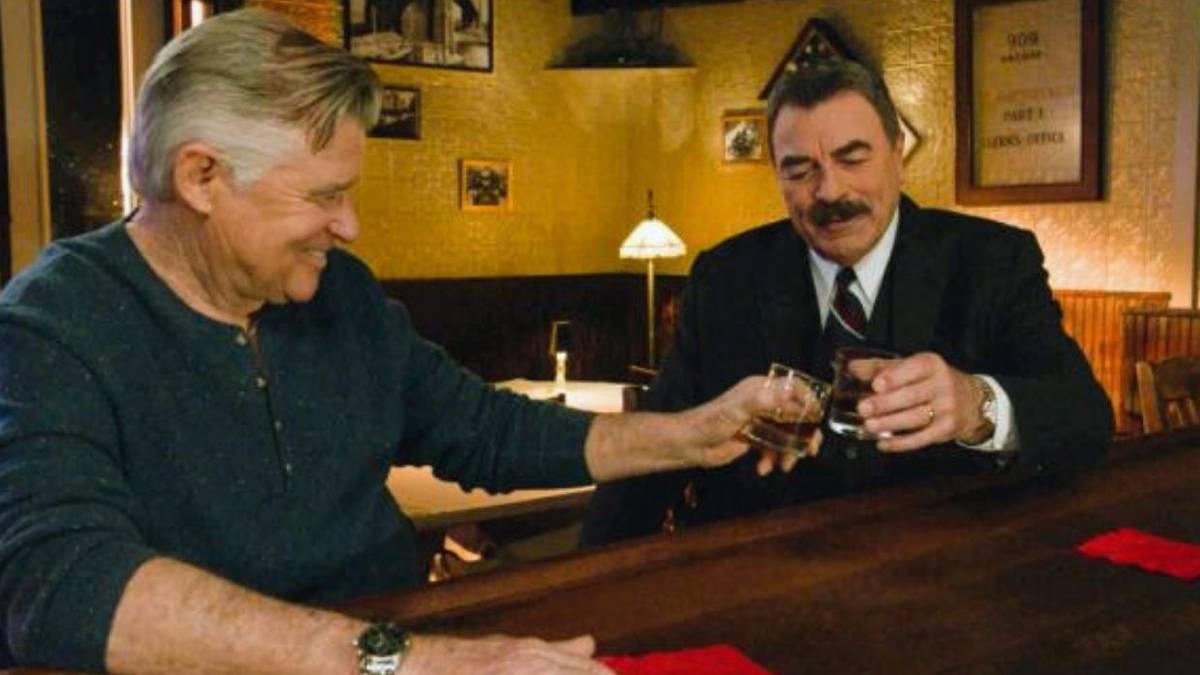 Blue Bloods' Tom Selleck Pays Tribute to Treat Williams in a Heartfelt  Farewell