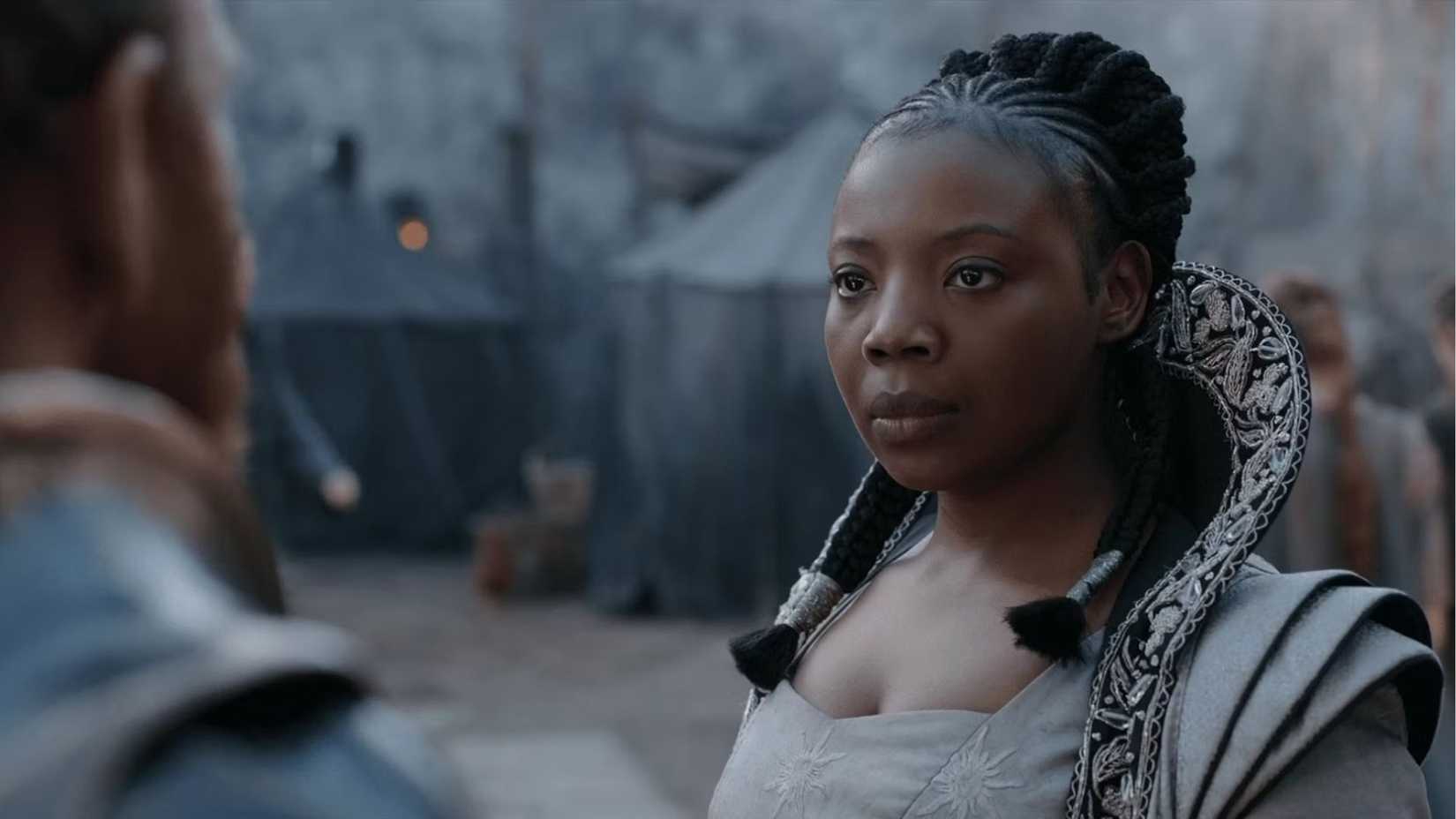 Fringilla in The Witcher standing in a fortress