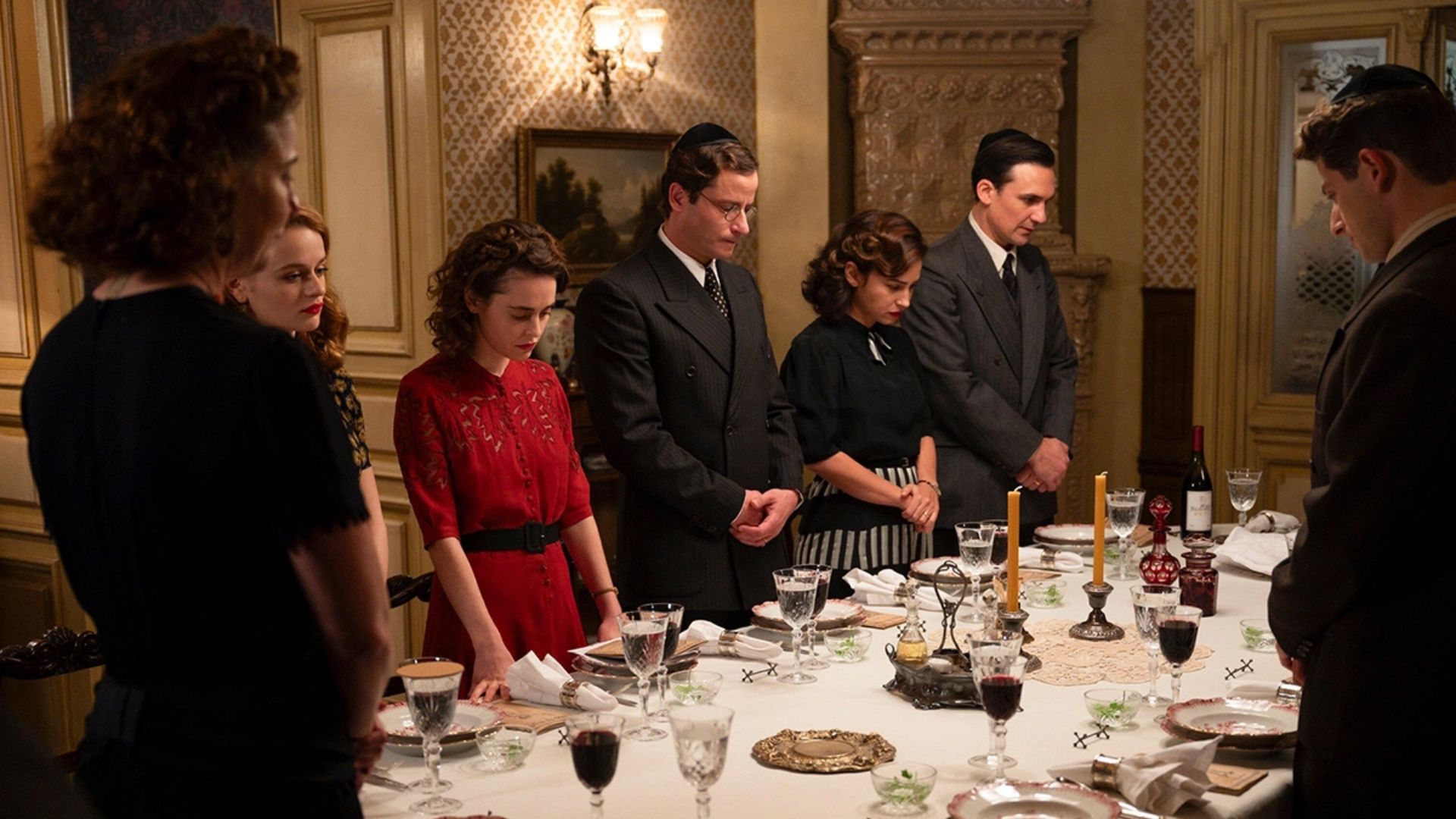 The True Story Behind We Were the Lucky Ones, Explained