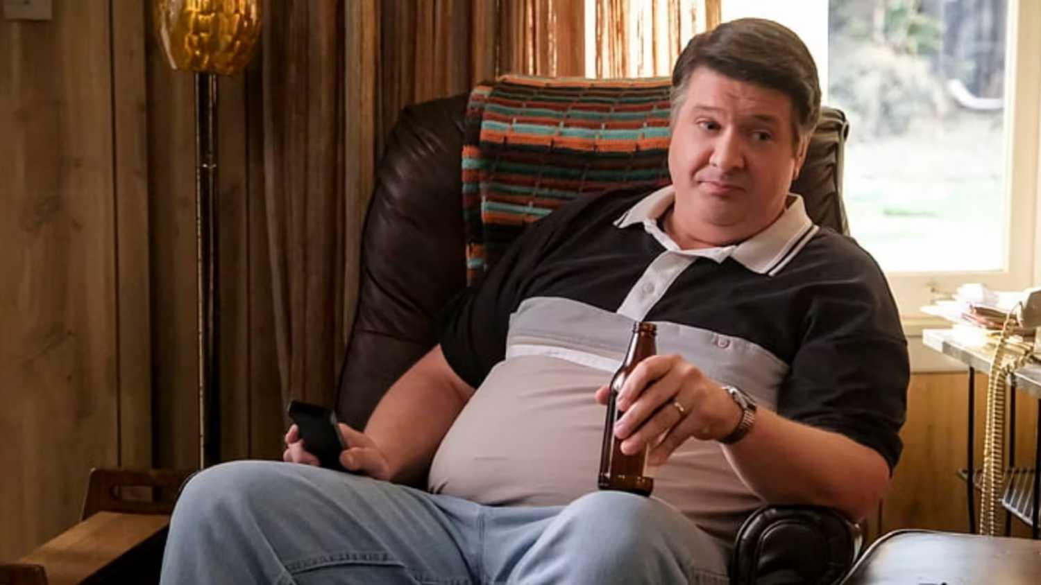 Sheldon Drinking The Young Sheldon Ending Finally Redeemed George Cooper