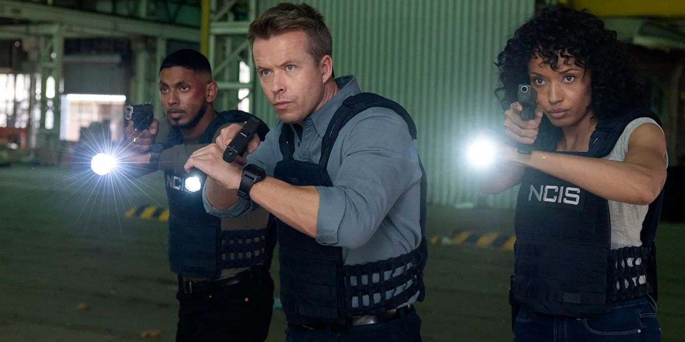 Dempsey and Mackey aim guns in NCIS: Sydney