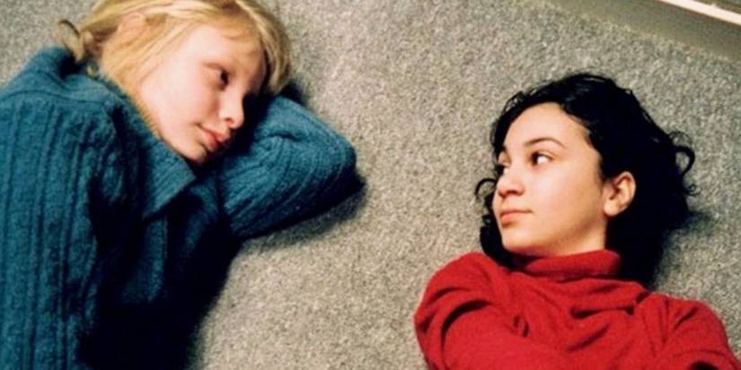 Oskar and Eli bond in Let the Right One In