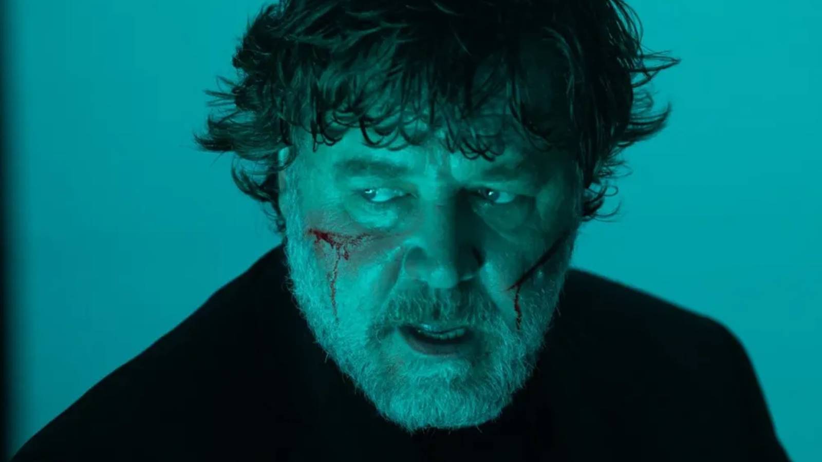Russell Crowe in Actionheldenform für „Highlander“ auf neuen Bildern