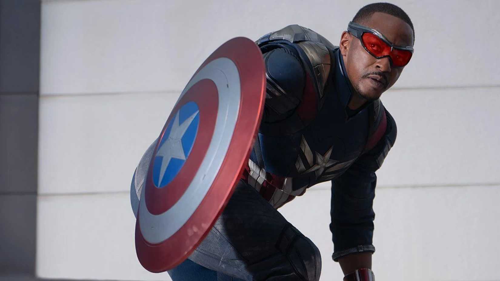 Captain America Brave New World Sam Wilson new costume as Captain America