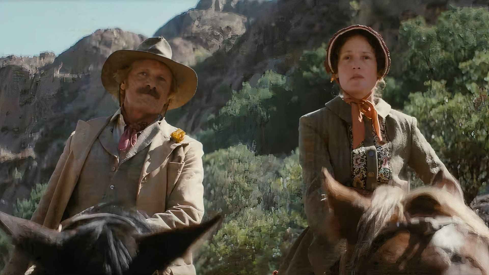 Viggo Mortensen & Vicky Krieps on Their Realistic Romance in The Dead ...
