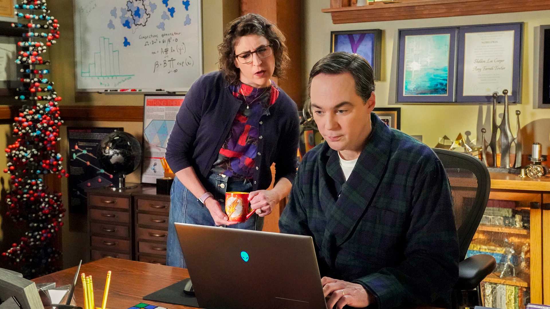 Sheldon Computer Device Young Sheldon Ending, Explained: These Big Bang Continuity Errors Are ...