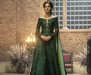 alicents green dress meaning What do you think the reason for show!Alicent to wear the Green Dress? Rhaenyra wasn't even hostile towards her. : r/HOTDBlacks