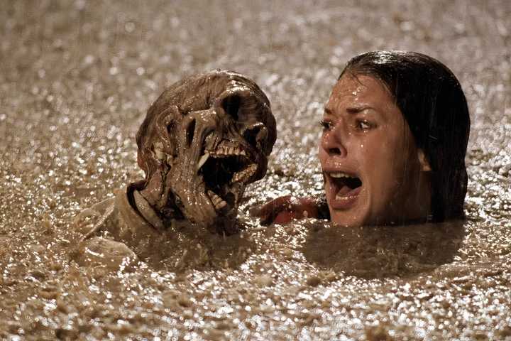 Skeleton In Pool Poltergeist | MovieWeb