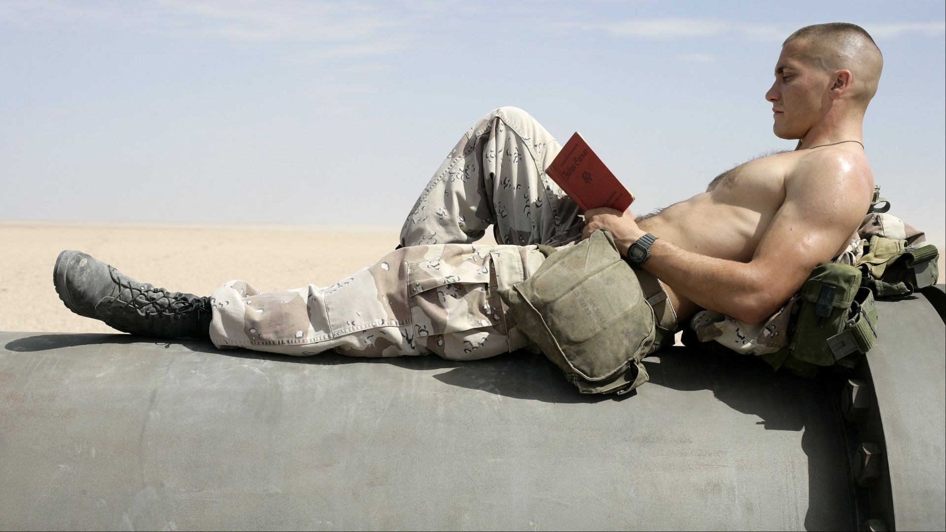 Jake Gyllenhaal's 2005 War Film 'Jarhead' Arrives on Netflix