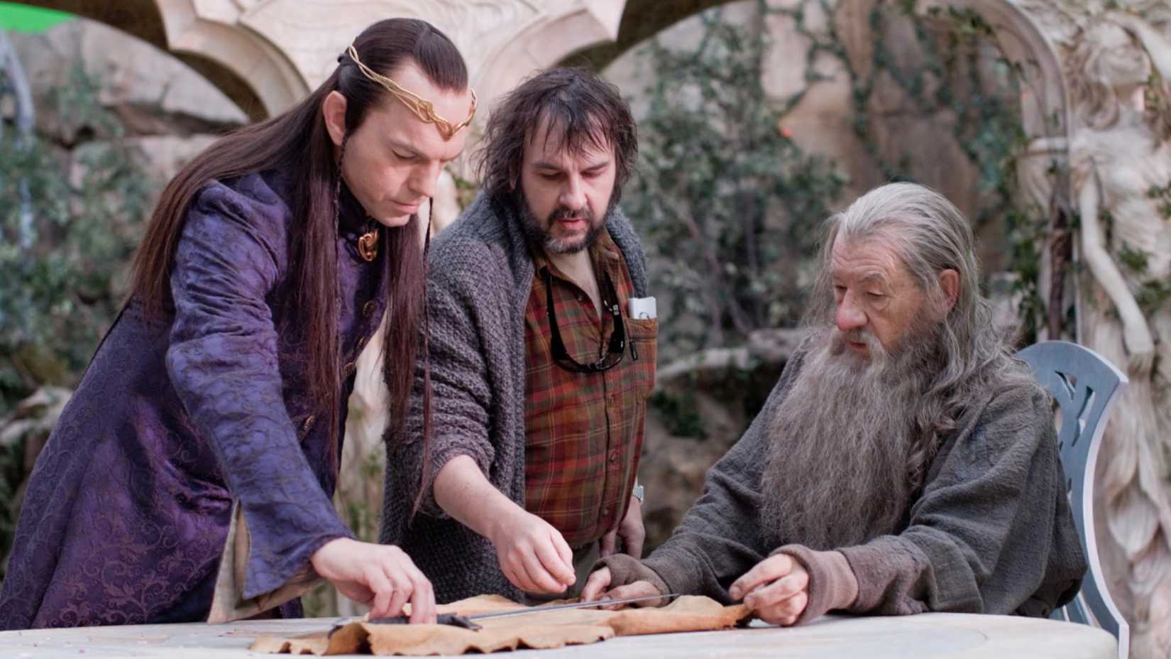 peter jackson directs ian mckellen and hugo weaving in the hobbit an unexpected journey