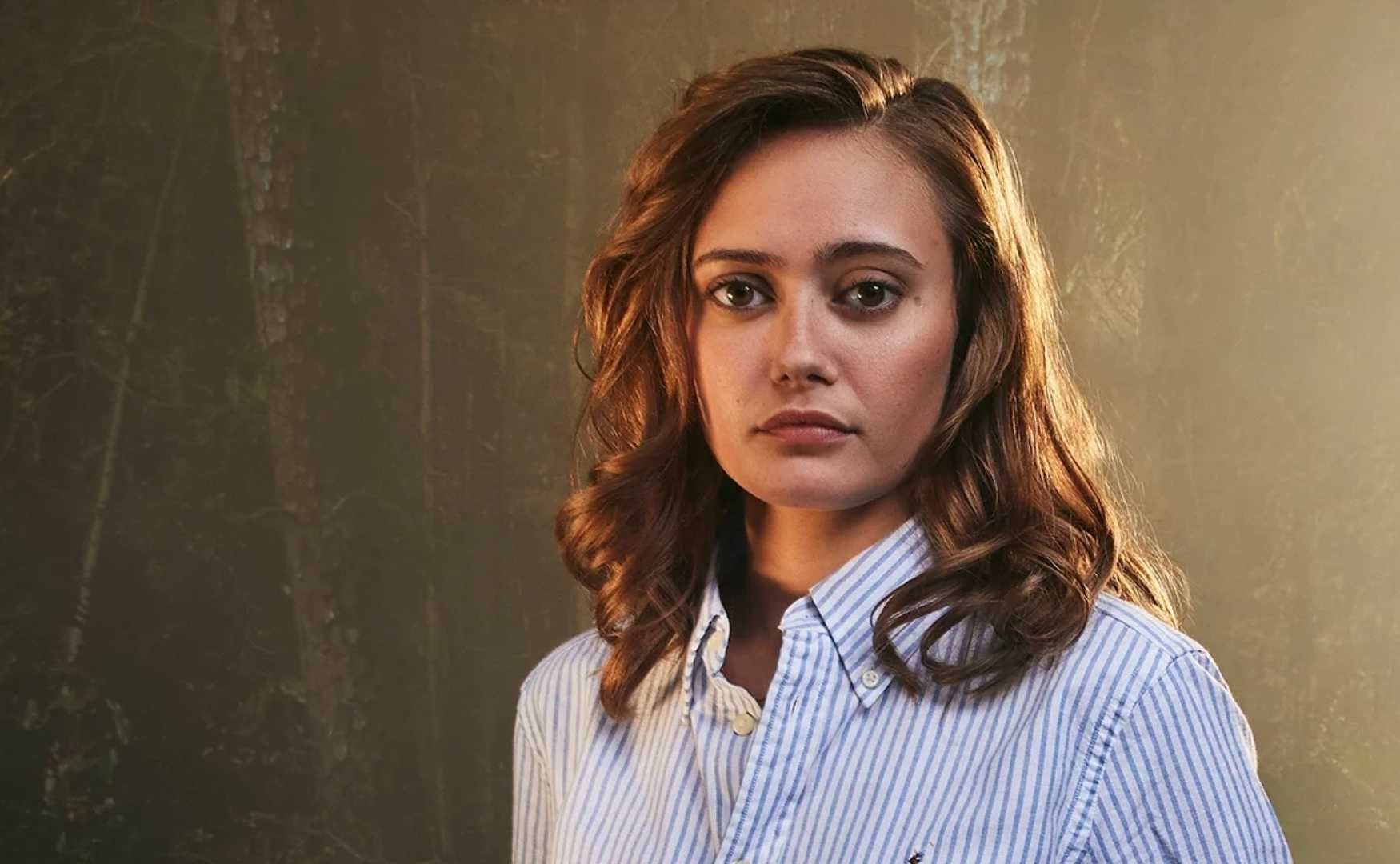 Ella Purnell in Yellowjackets