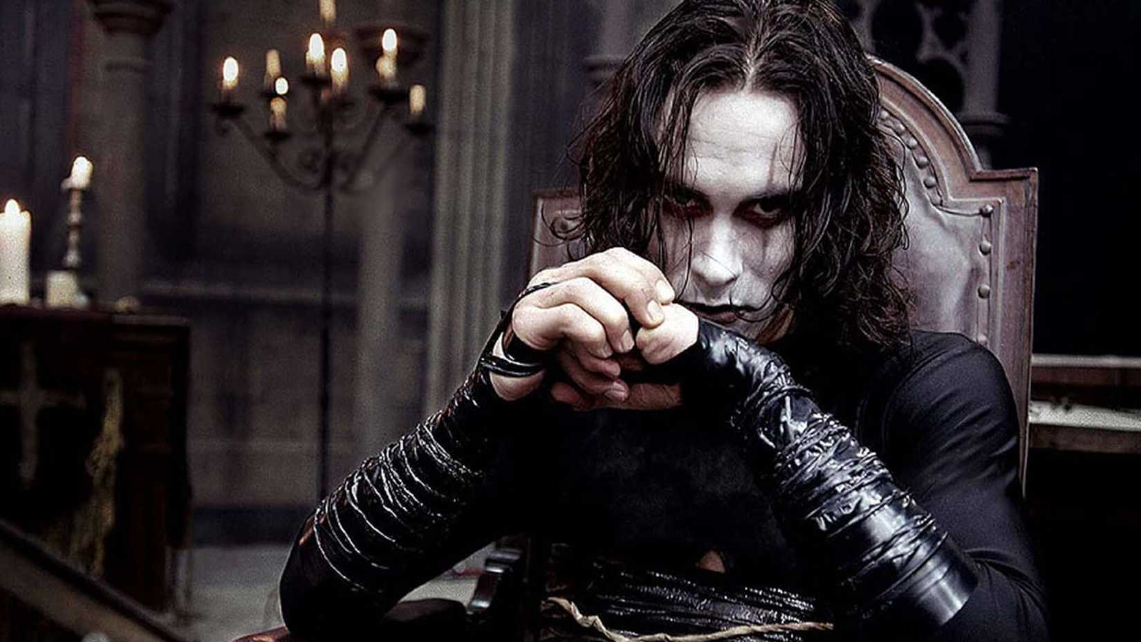 Brandon Lee in The Crow wearing his all black outfit