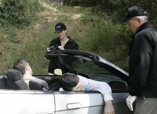 Gibbs examines motorists either dead or passed out in covertible in NCIS