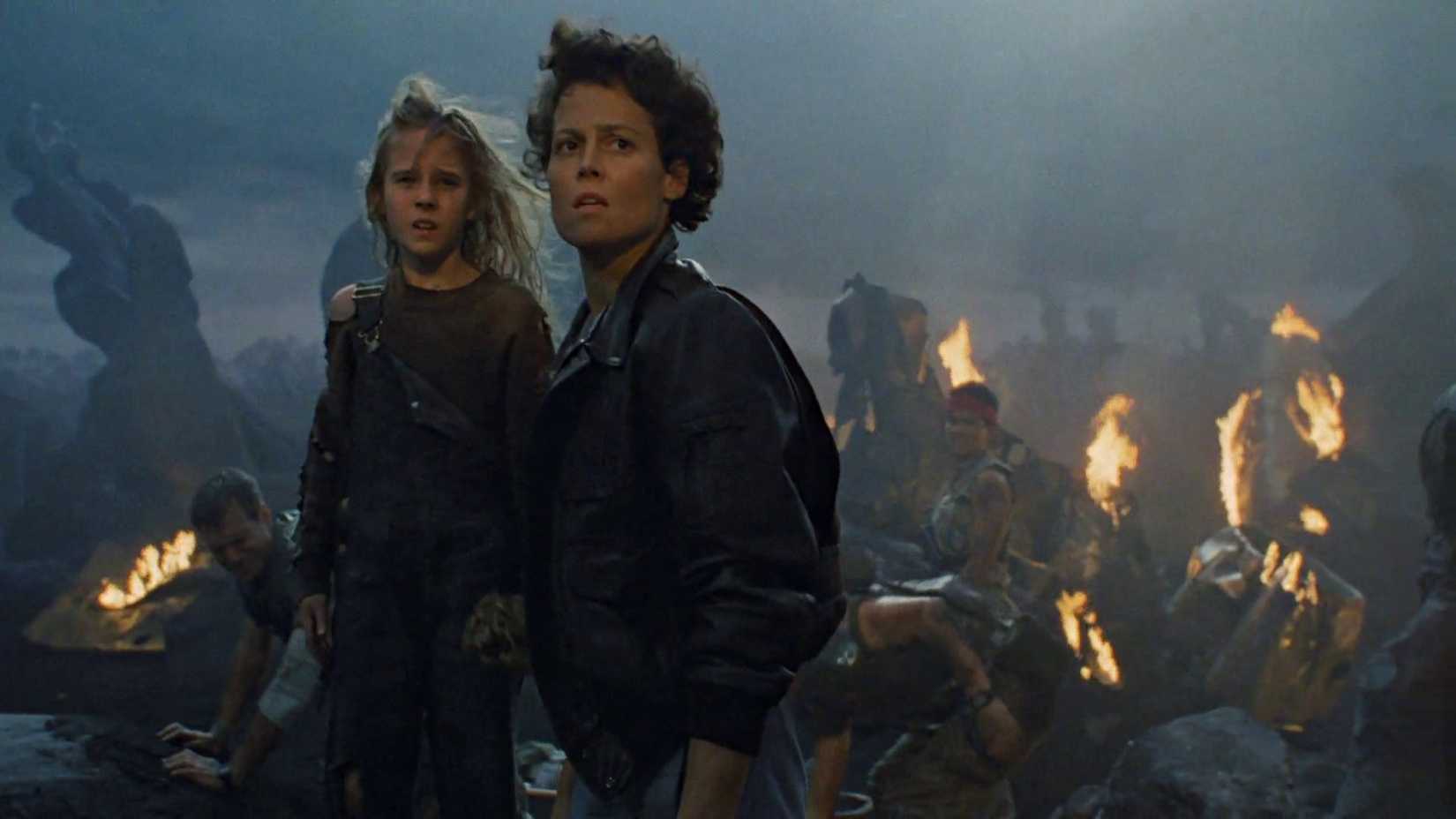 Newt & Ellen look on in concern in Aliens
