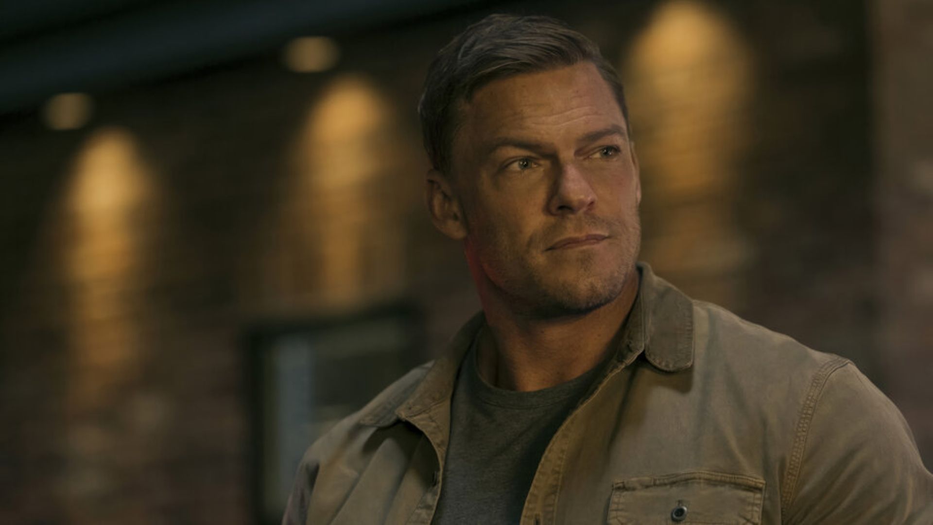 Reacher Star Alan Ritchson to Lead New Nicholas Sparks Movie