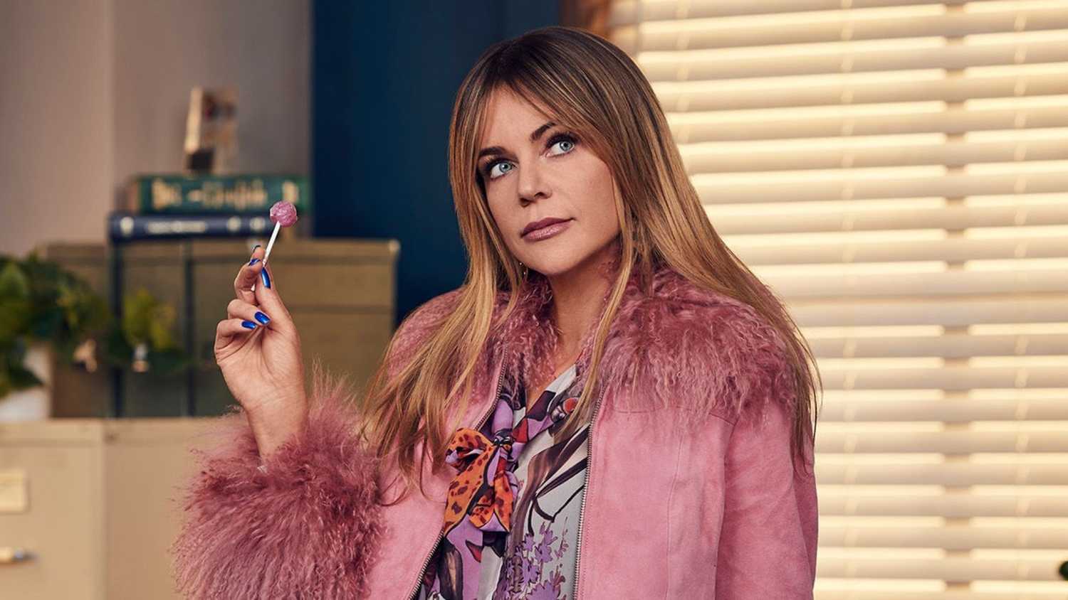 high potential why does she dress like that Putting on a fresh set of nails everyday is commitment to the look!! Kaitlin Olson chatted to Clodagh Griffin @Clodagh Griffin about why it was important that Morgan had a glam wardrobe in her new