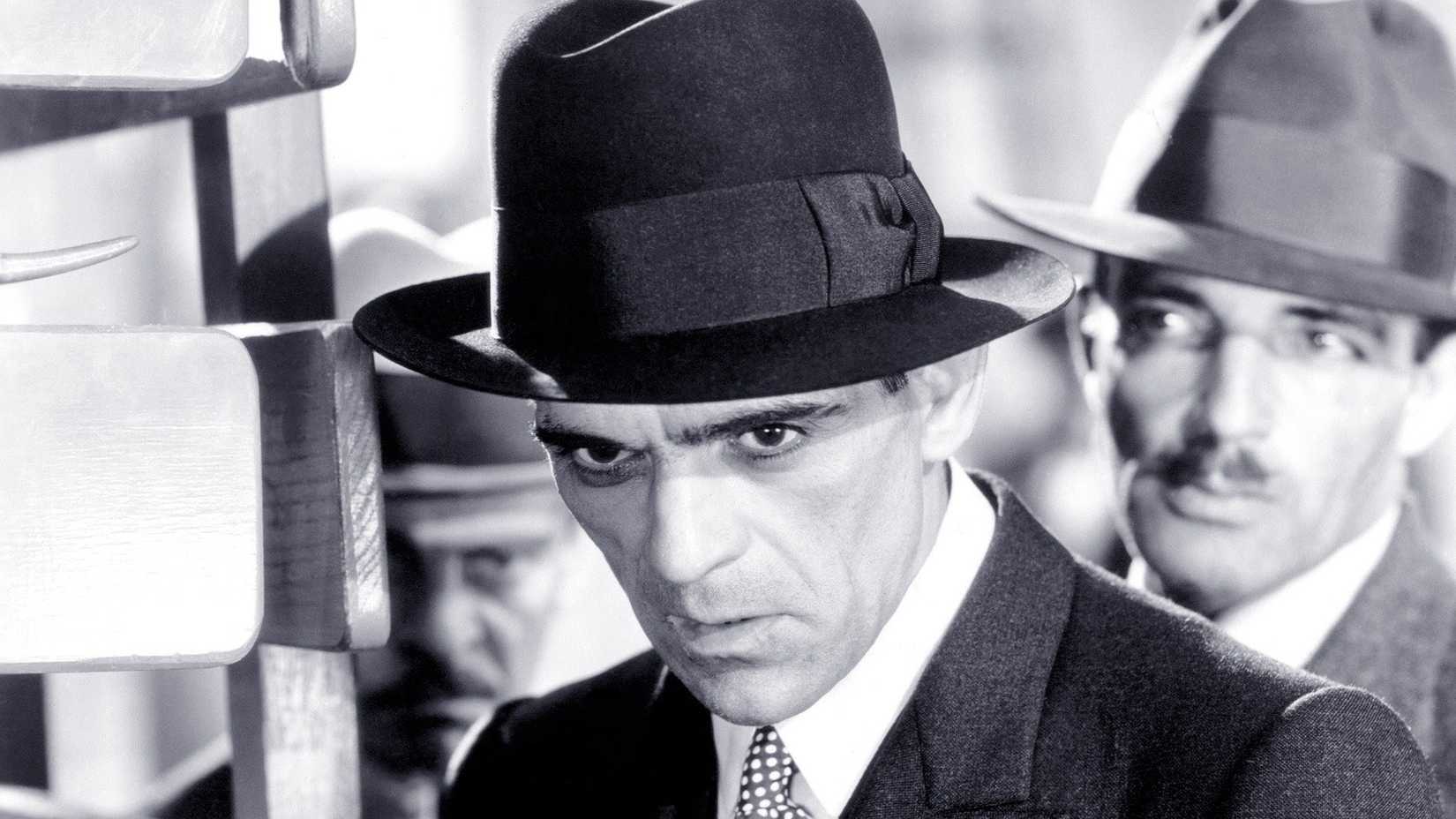 Boris Karloff stars in Scarface