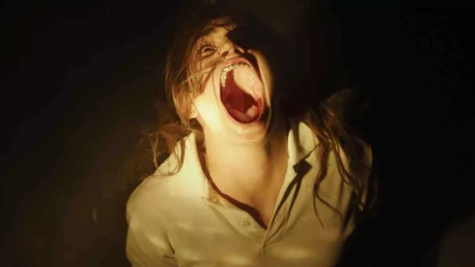 A woman posessed by a demon in the 2017 Netflix Original 'Vernoica'