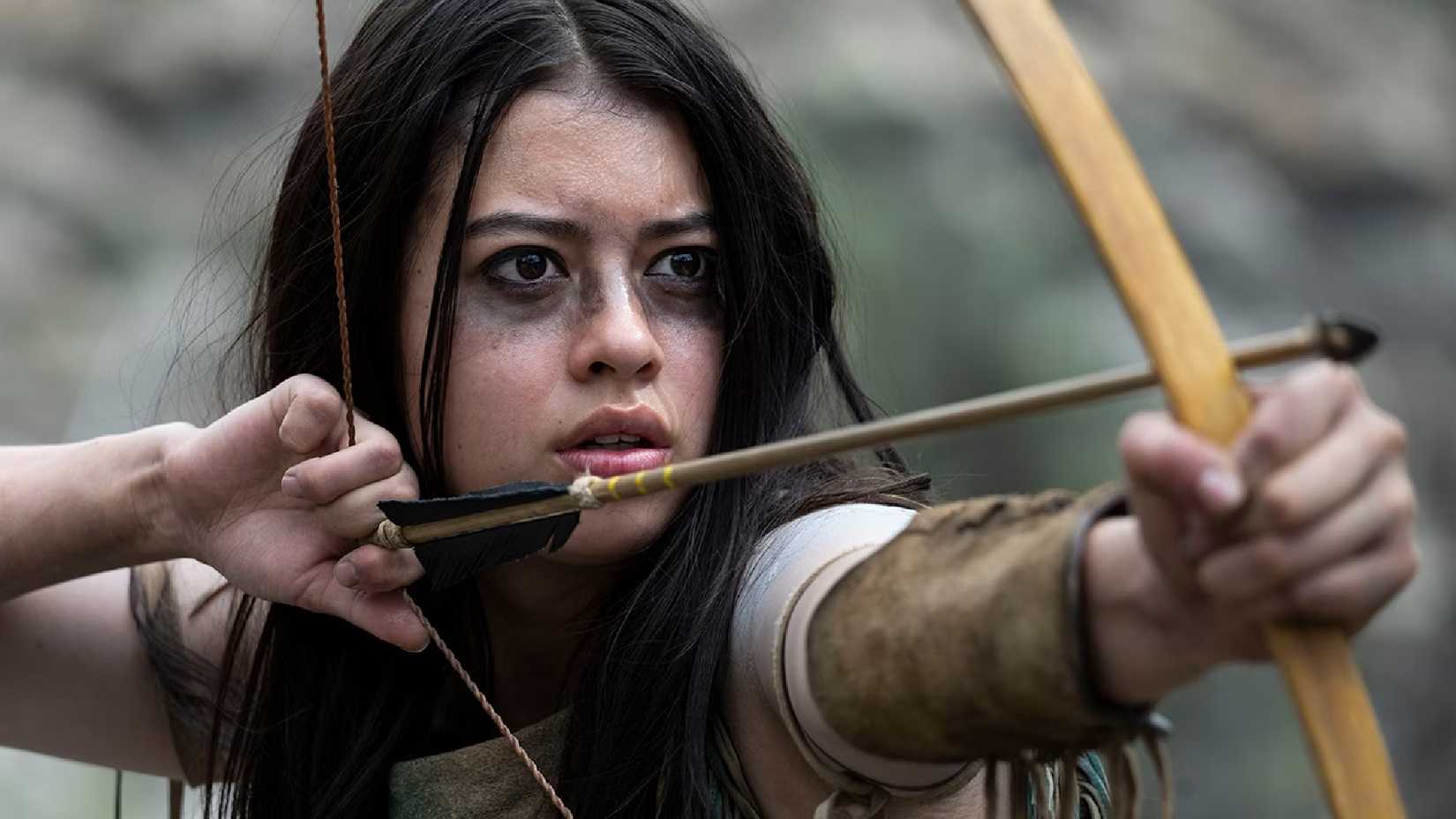 Amber Midthunder as Naru in Prey