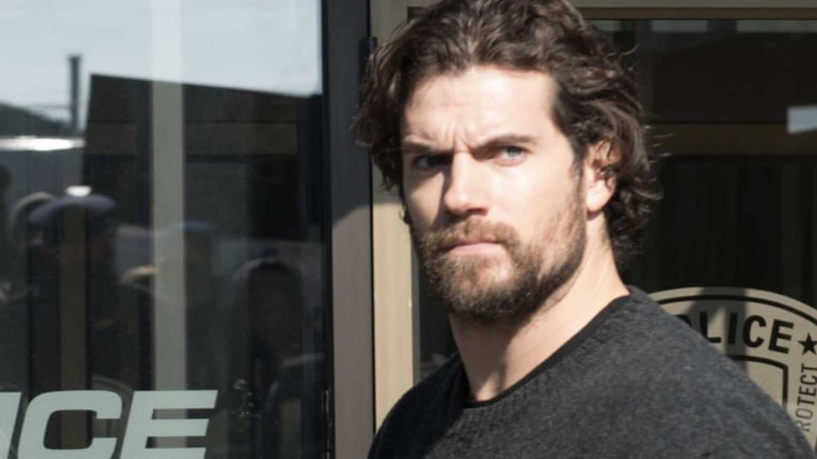 Henry Cavill dalam film thriller aksi Night Hunter