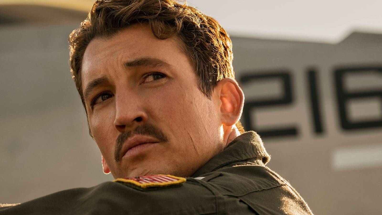 Miles Teller Shares Tribute to Top Gun: Maverick Flight Instructor