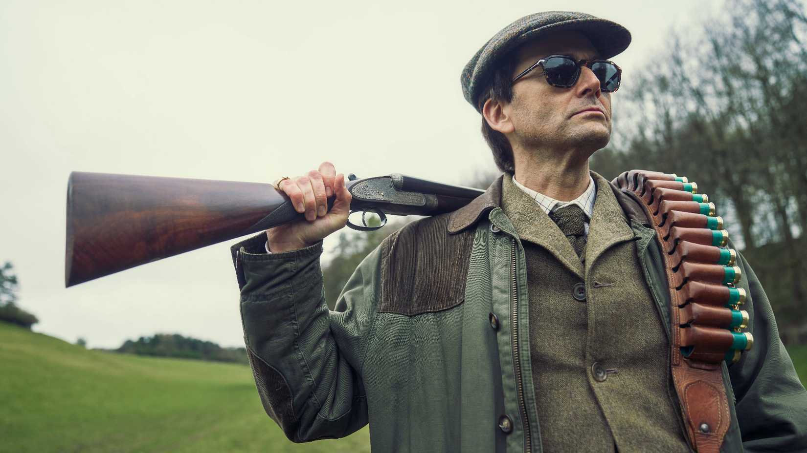 Tony Baddingham, interpretado por David Tennant, em cena de Rivals