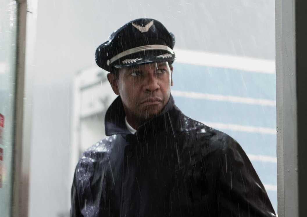 Flight Streaming The Denzel Washington Action-Thriller Flight Is Now Streaming on Paramount+