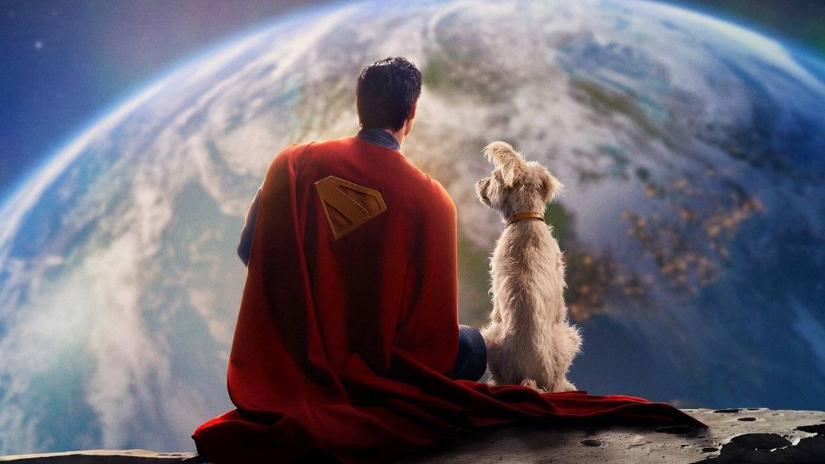 Superman and Krypto Life-Sized Statues Revealed at Mumbai Comic-Con