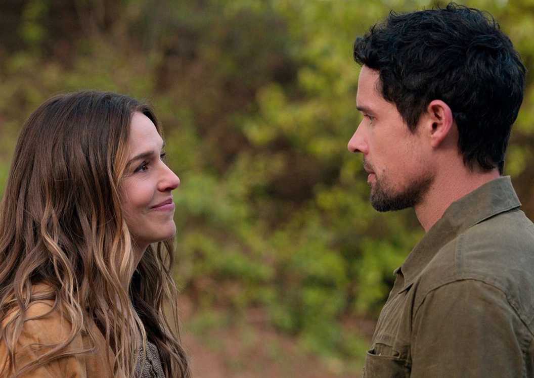 Elise Gatien and Benjamin Hollingsworth as Lark and Brady in Virgin River