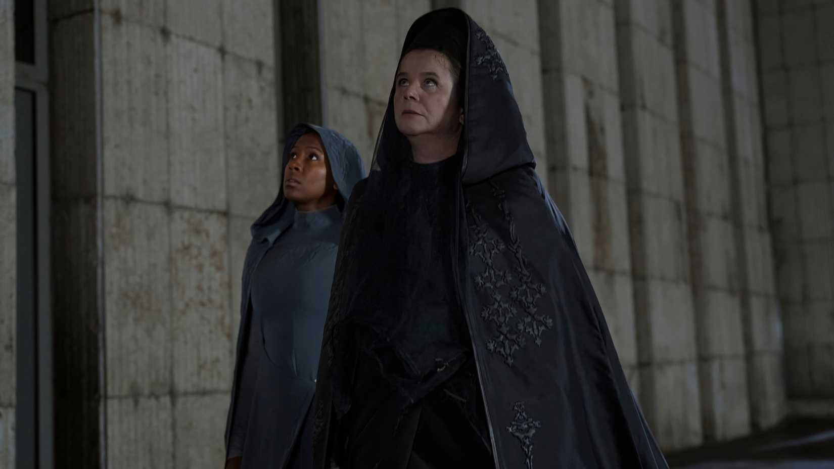 Emily Watson as Valya walks with acolyte in Dune Prophecy Episode 3