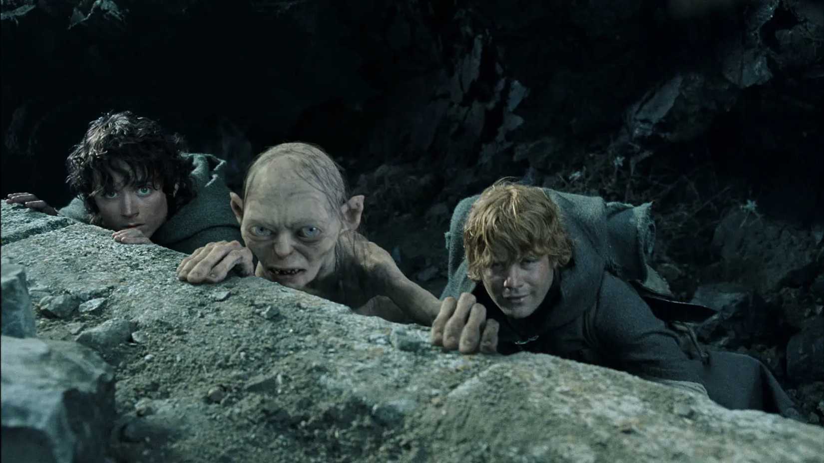 Frodo, Gollum, and Sam hide in Lord of the Rings 