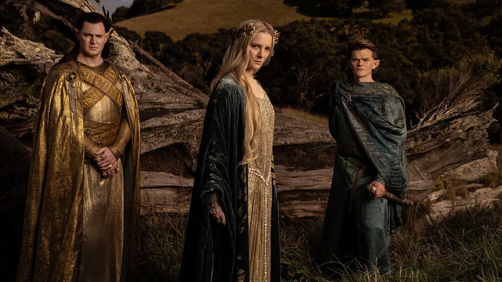 Elves stand together in Lord of the Rings The Rings Power