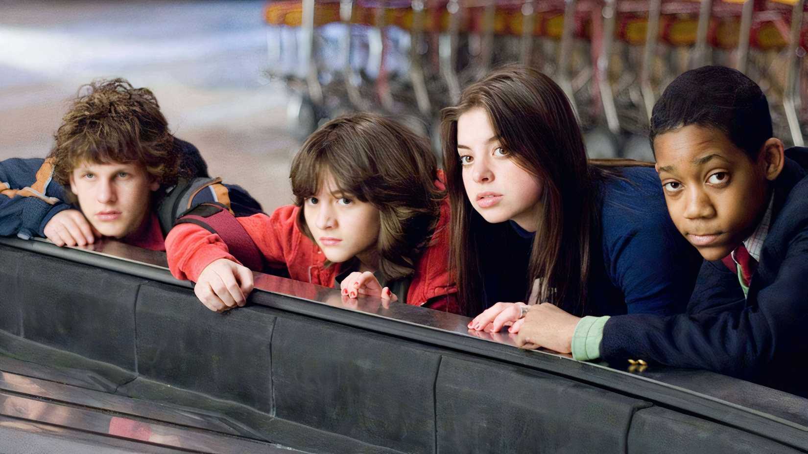 The group of runaway kids hiding from security in Unaccompanied Minors