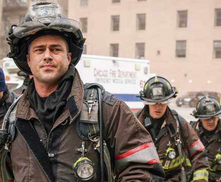 Kelly leads his crew in Chicago Fire