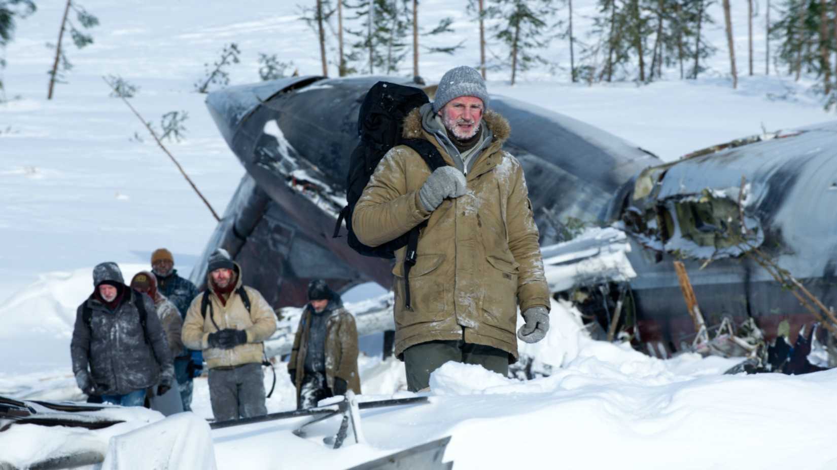 Men survive a plan crash in The Grey