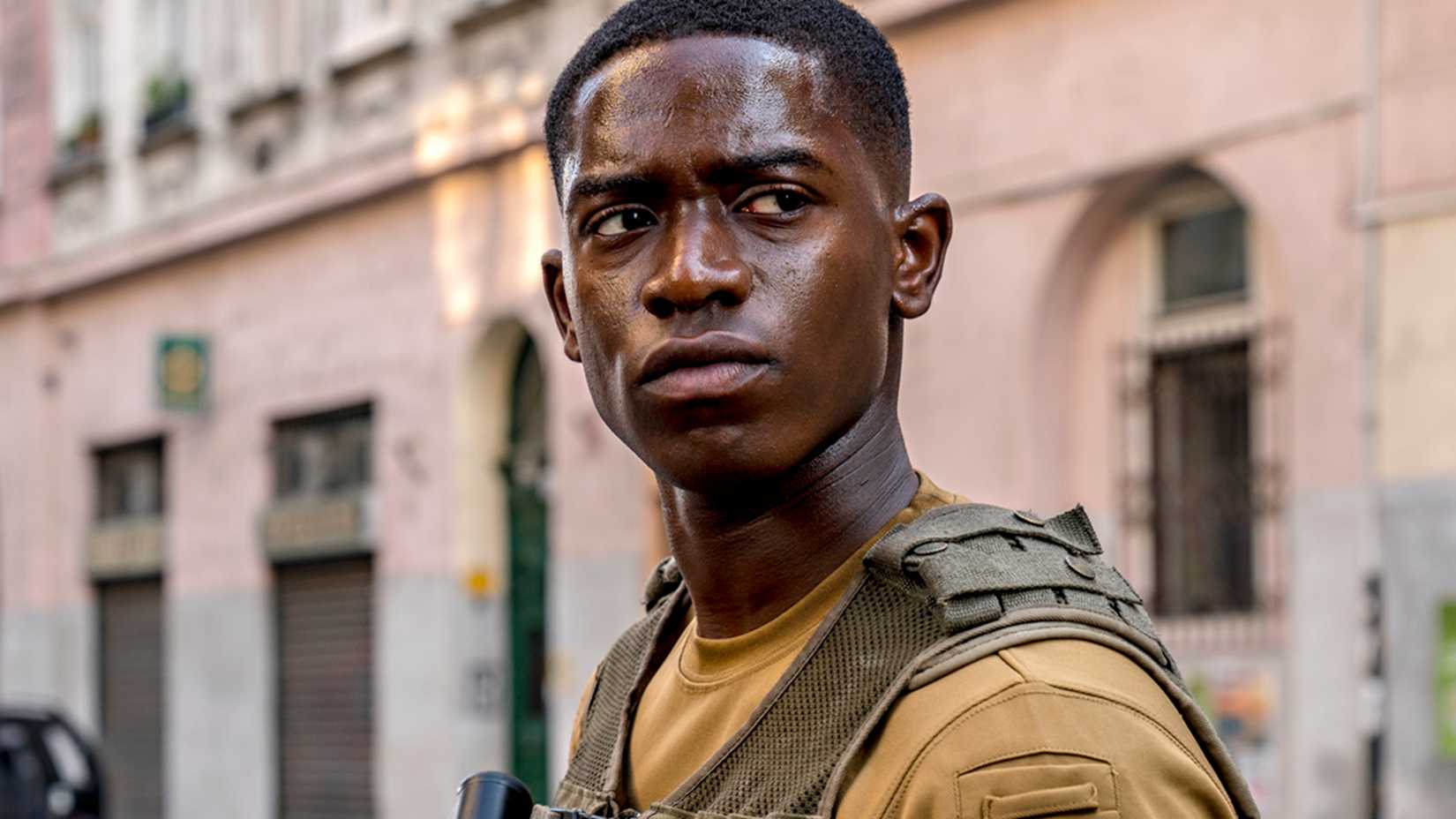Damson Idris in Outside the Wire.