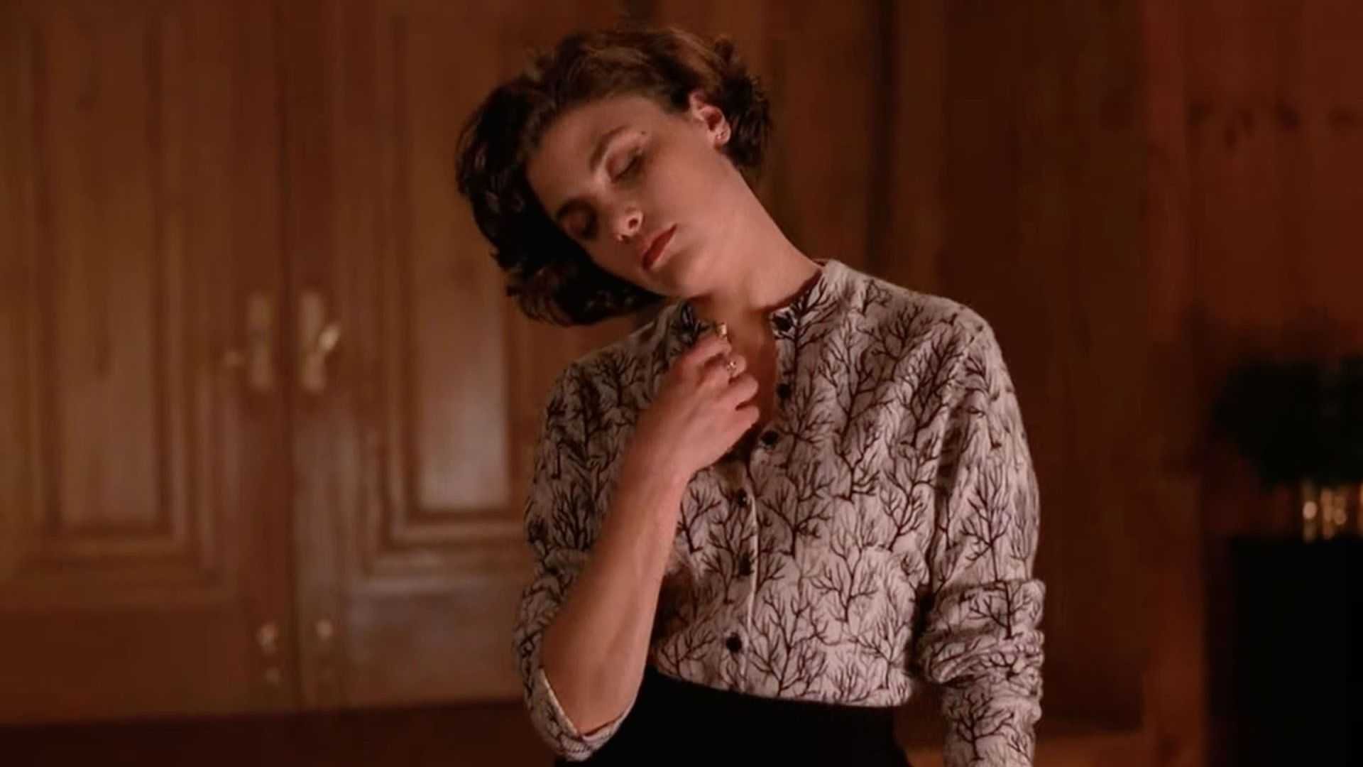 Sherilyn Fenn as Audrey Horne in Twin Peaks