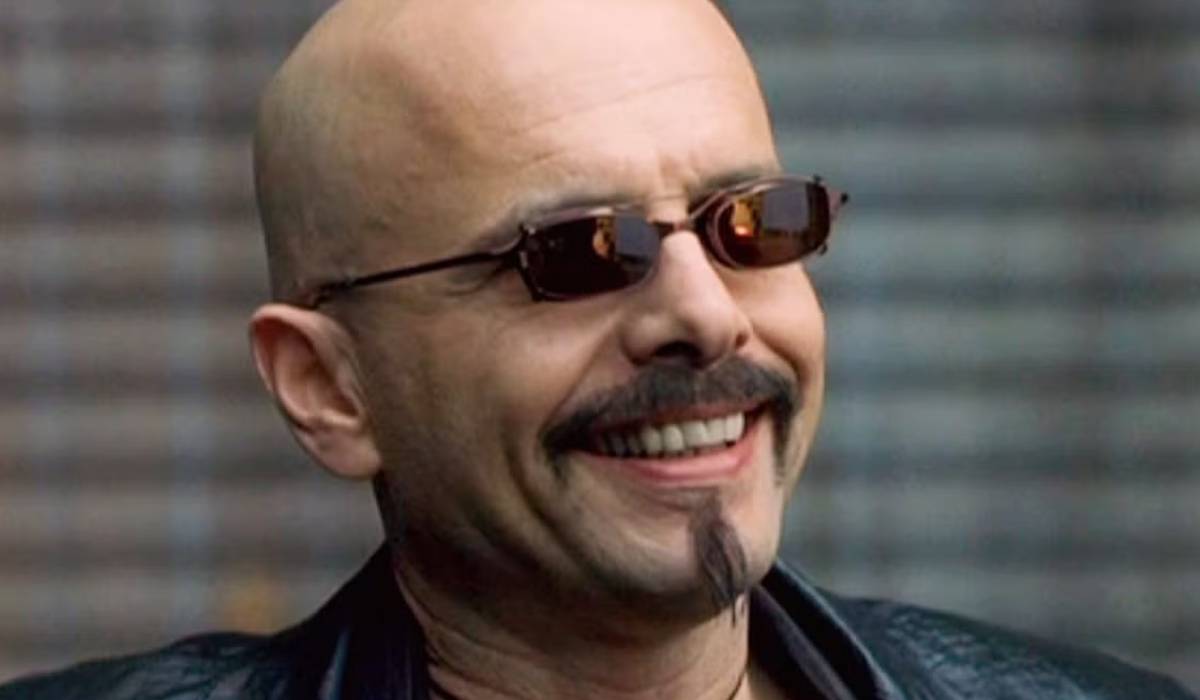 10 Biggest Plot Holes in Beloved Movies Everyone Ignores, image size:1200x700