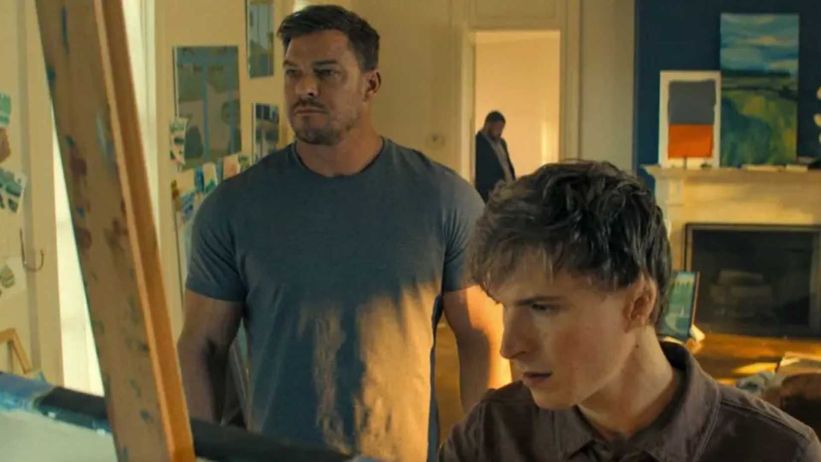 Reacher in Richard's room as he paints in Reacher Season 3 