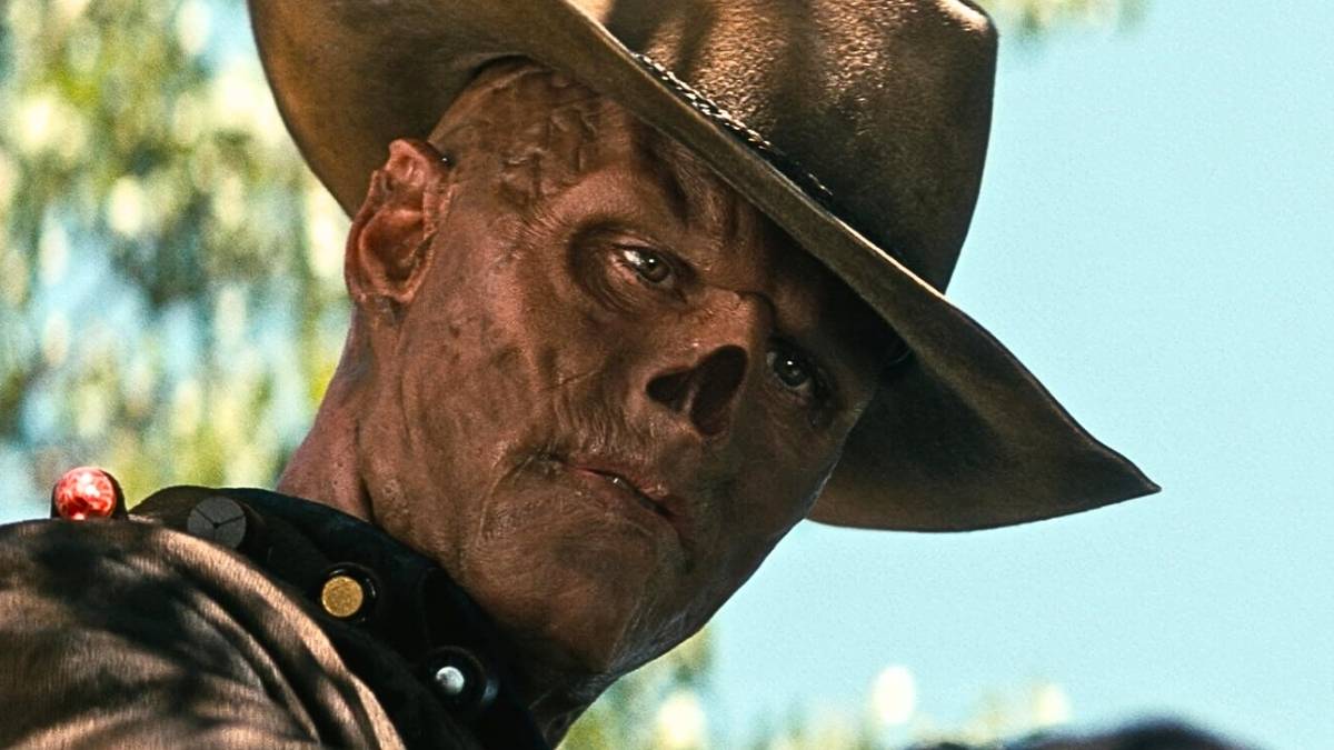 does walton goggins smoke cigarettes in real life Front of Book' Endorses: The Walton Goggins Diet Walton Goggins Reveals 'Fallout' Season