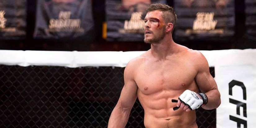 Alan Ritchson em Above the Shadows
